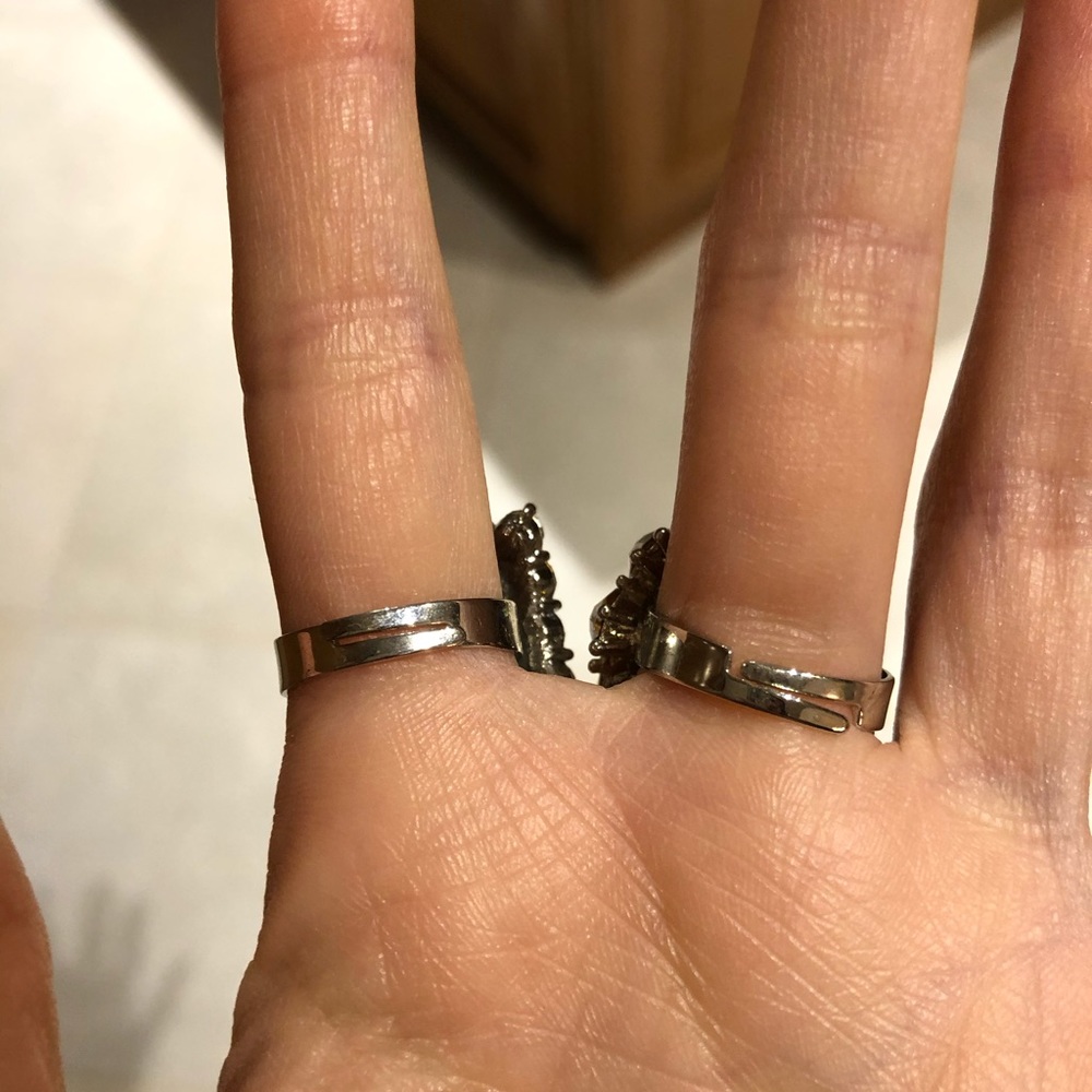 Two Adjustable Rhinestone rings - Picture 4 of 4